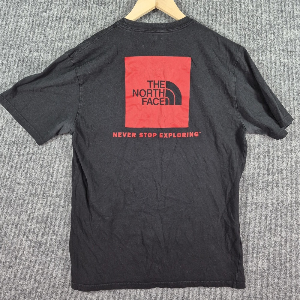 The North Face T-Shirt Men's‎ Medium Black Red Crewneck S-Sleeve Spellout Casual - Picture 2 of 5